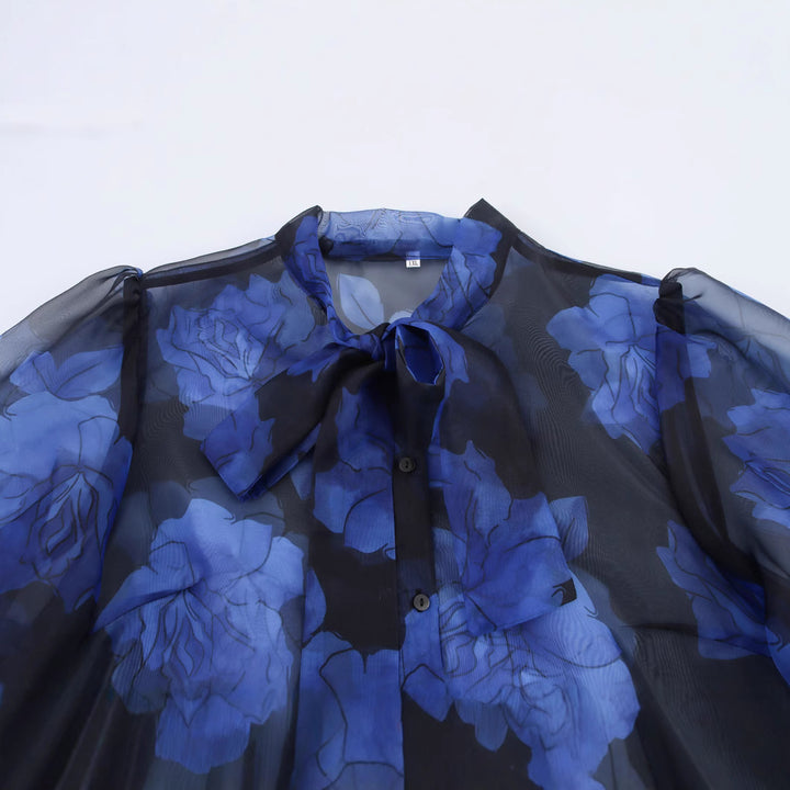 Femme Gennemsigtig Bluse med Blomstertryk og Slips-halsdetalje Stilla