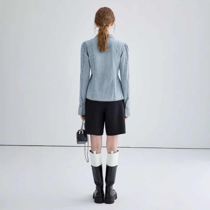 Damer Denim-bluse med moderne snørre-detalje og elegant silhuet Stilla