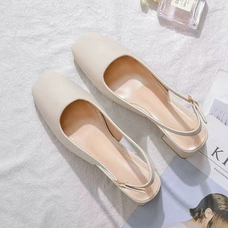 Dame Slingback-pumps med dekorativ rem og elegant blokhæl Stilla