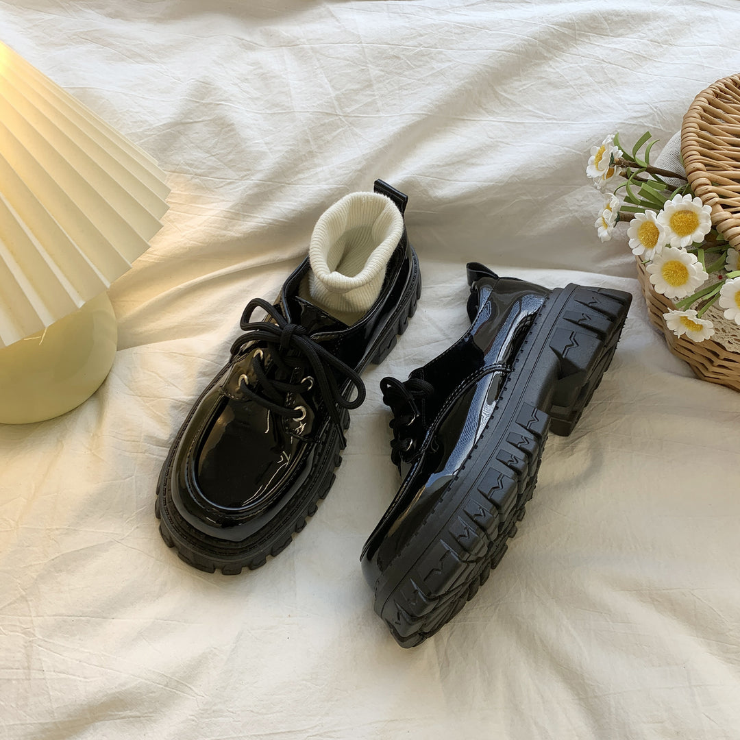 Dame Sneakers i moderne sokdesign med glat overflade Stilla