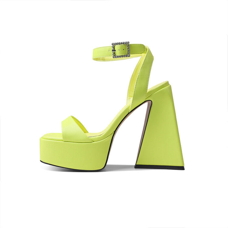 Femme Chunky Platform Højhælede Sandaler med justerbar ankelrem og skulpturelt design Stilla