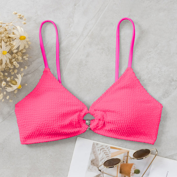 Dame Triangle-Bikini med struktureret design og sidelæns ring Skovae