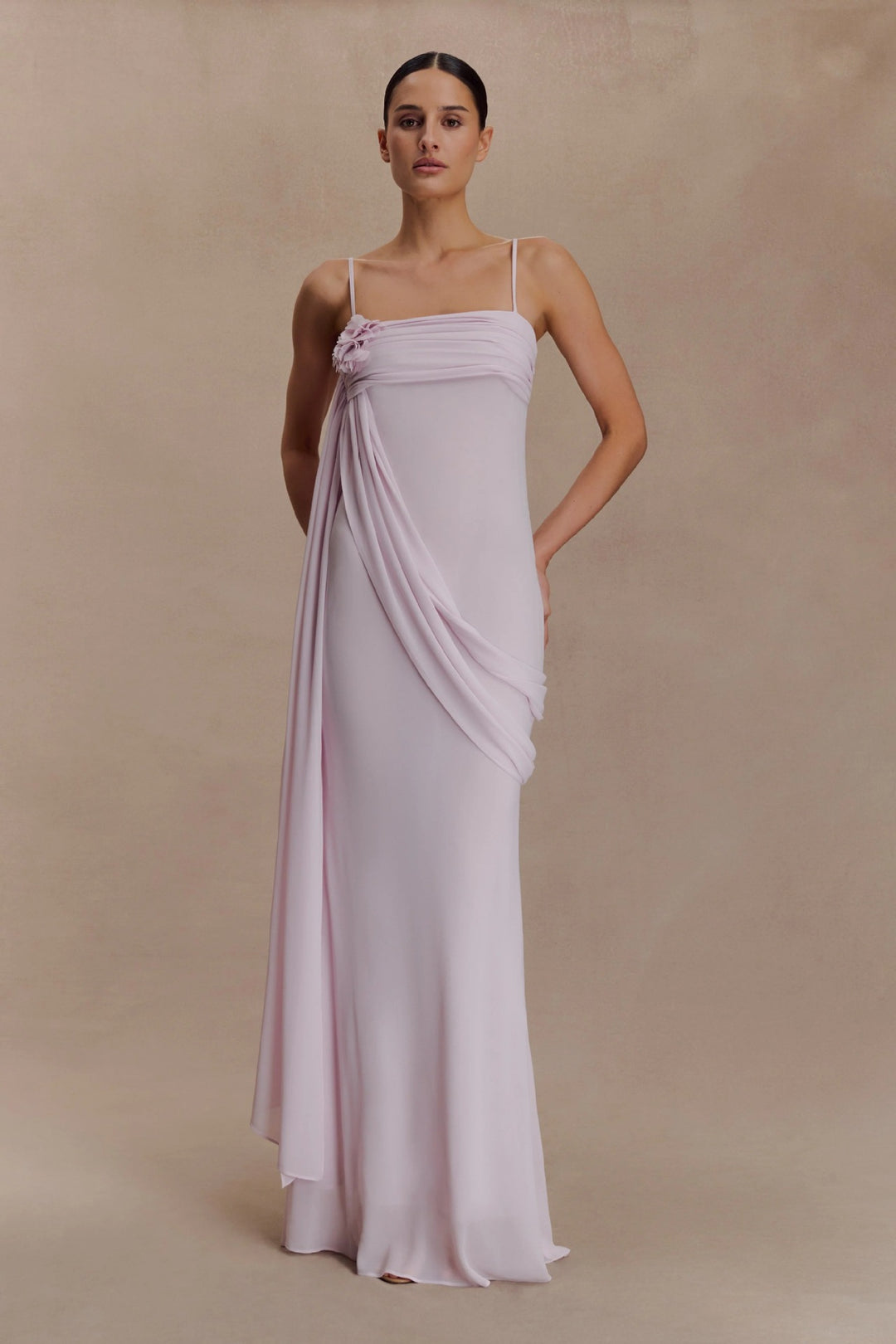 Dame strapless aftenkjole med elegant drapering Skovae