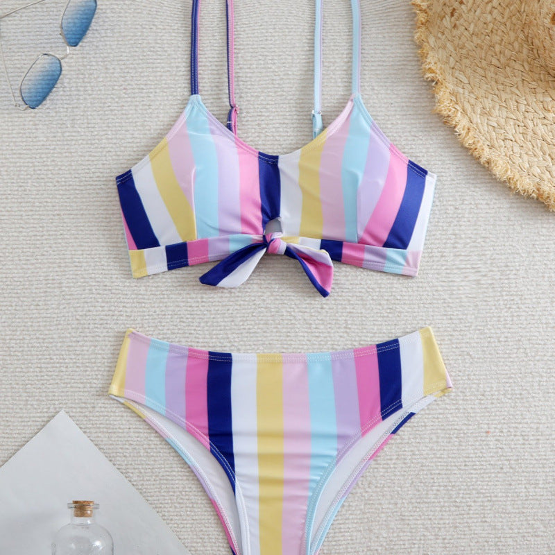Dame Bikiniset med elegante striber og chic knude Skovae