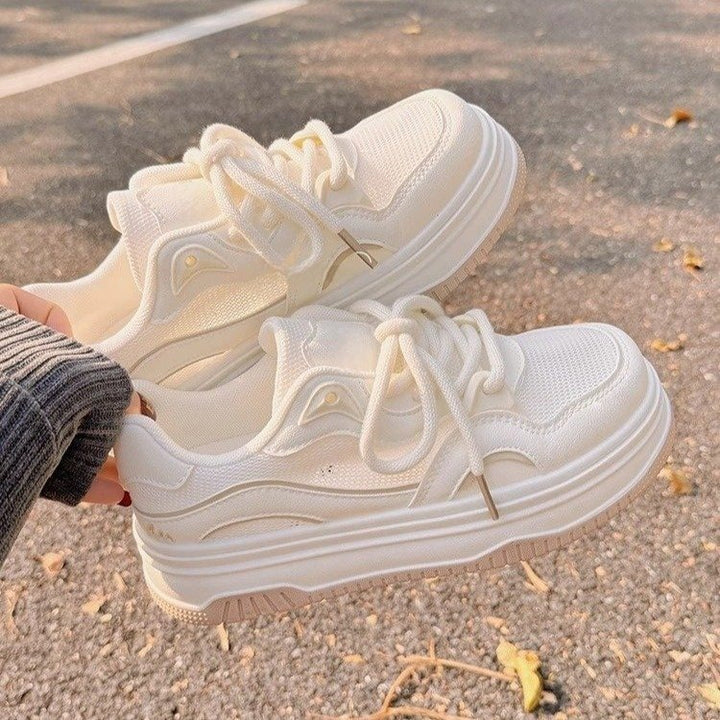 Dame mode Plateau Sneakers med åndbar mesh-overflade og moderne snøresystem Stilla