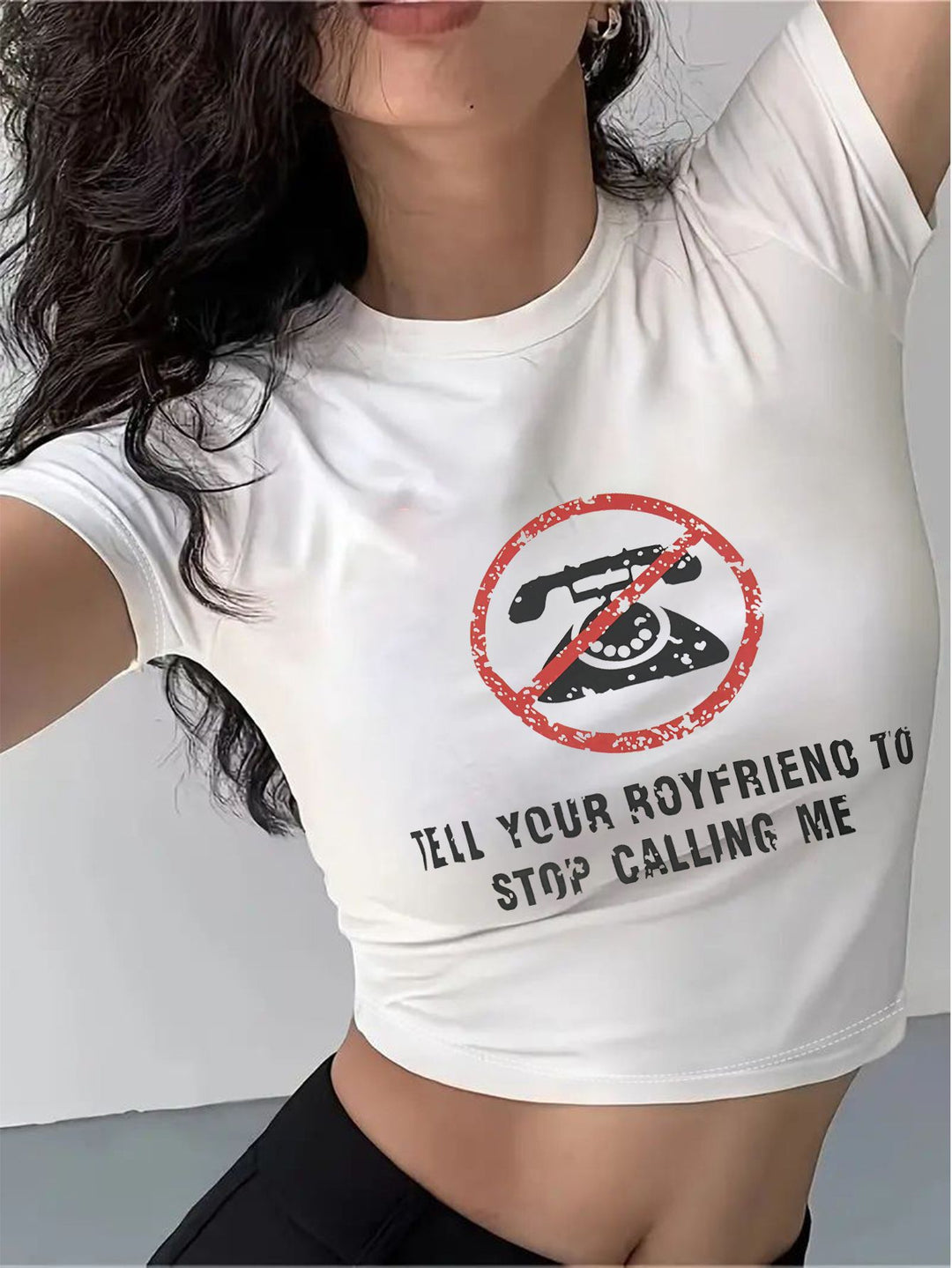 Damer Crop T-Shirt med moderne grafiktryk Skovae