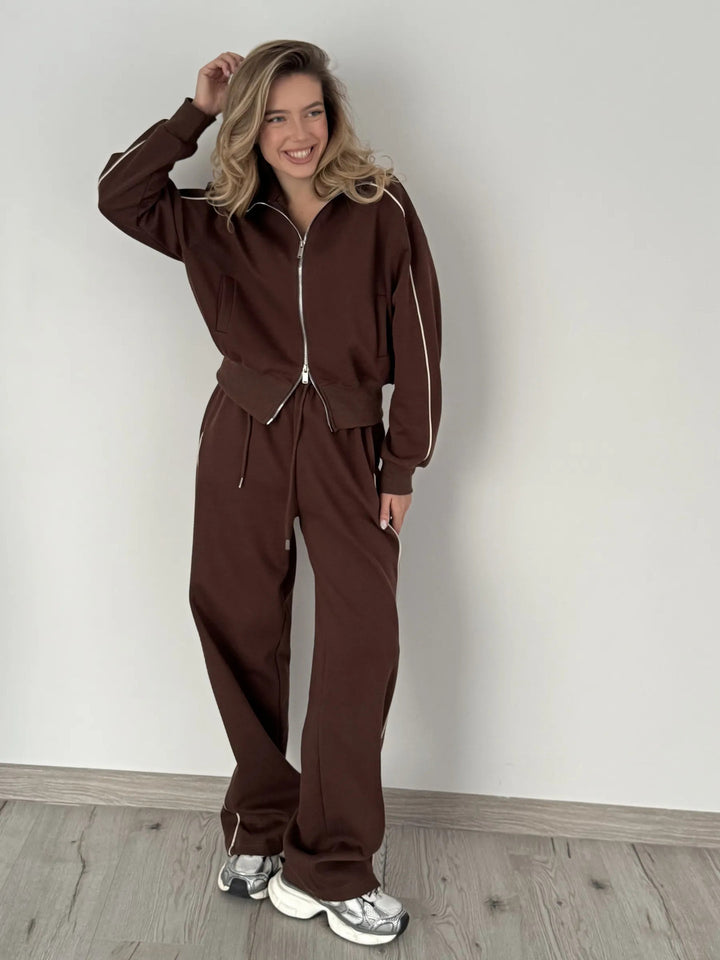 Kvinders sporty loungewear sæt med lynlås og sidelængder Skovae