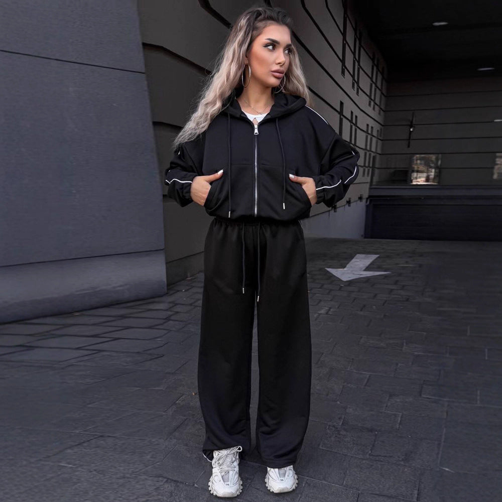 Kvindelig sporty loungewear sæt med hætte og brede bukser Skovae