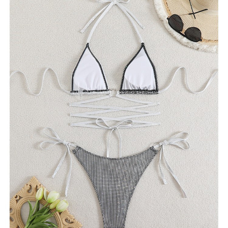 Damer Glitrende Triangel-Bikini med innovativt snoredesign og trendy accenter Stilla
