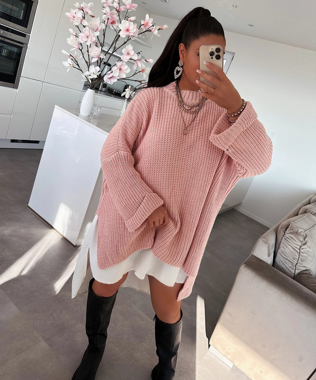 Kvindernes oversized strikket pullover med afslappet snit og bredeskårne ærmer Stilla