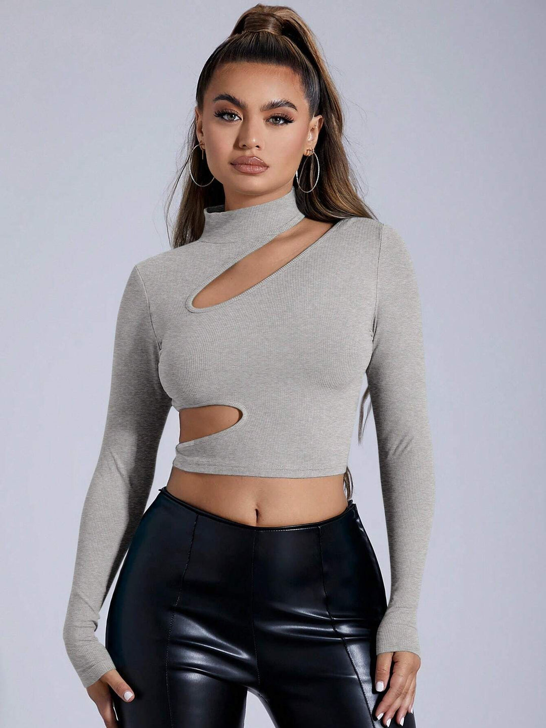 Kvinder tætsiddende langærmet crop top med asymmetrisk udskæring Stilla