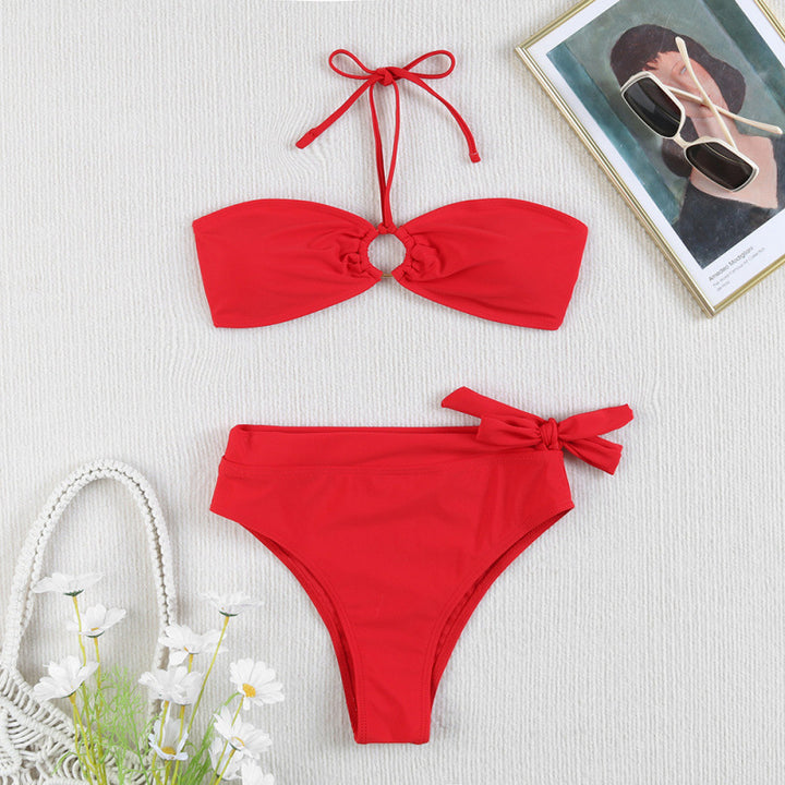 Dame bandeau-bikini med justerbare stropper og kvalitets twist-design Skovae