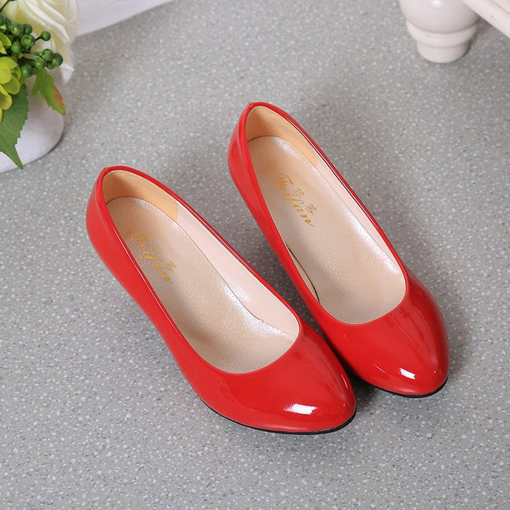 Dame Elegante og Tidløse Pumps Stilla