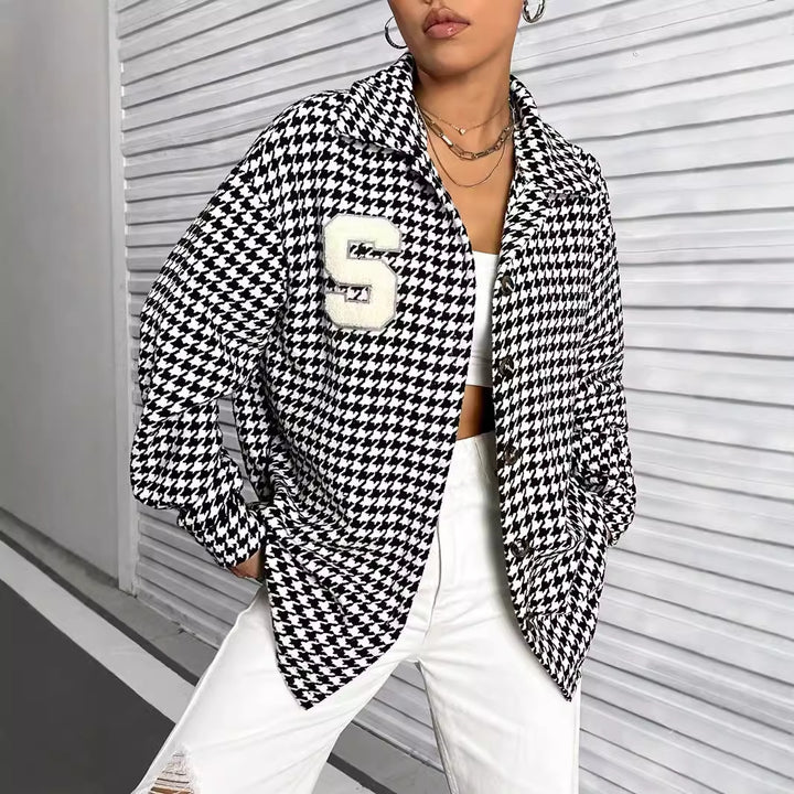 Dame oversized bluse i hundetand design med patch Stilla