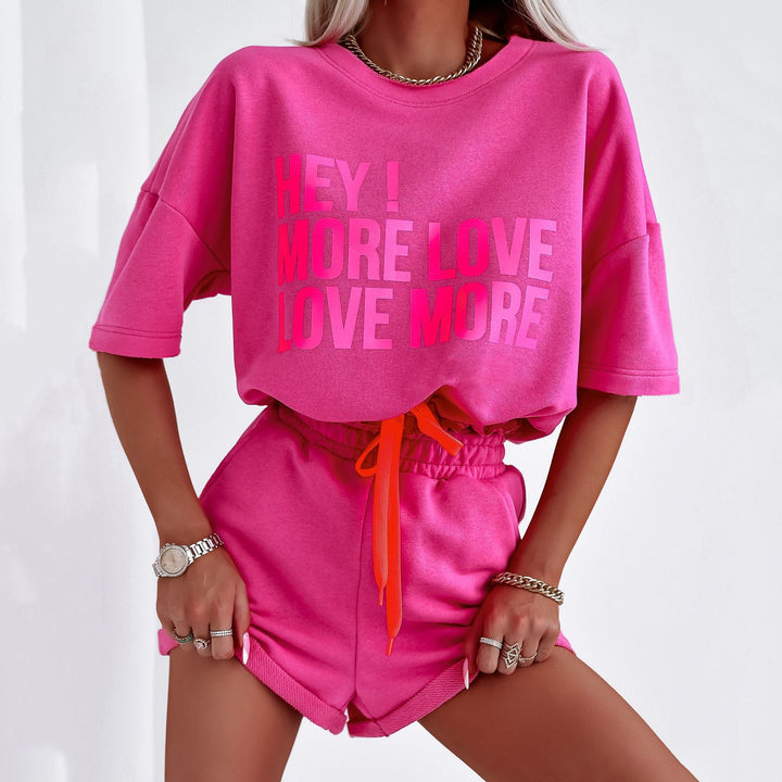 Stilla | Casual Bogstav Print Top og Shorts Sæt