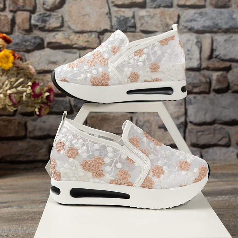 Dame Sporty Sneakers med blomsterbroderi og komfortabel sål Stilla