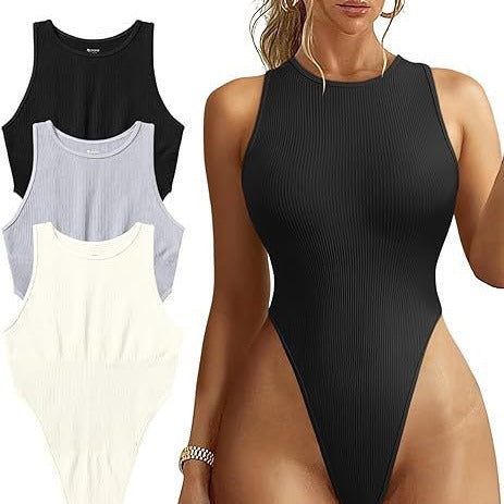 Dame badesuit med elegant, figursyet snit og høj halsudskæring Stilla