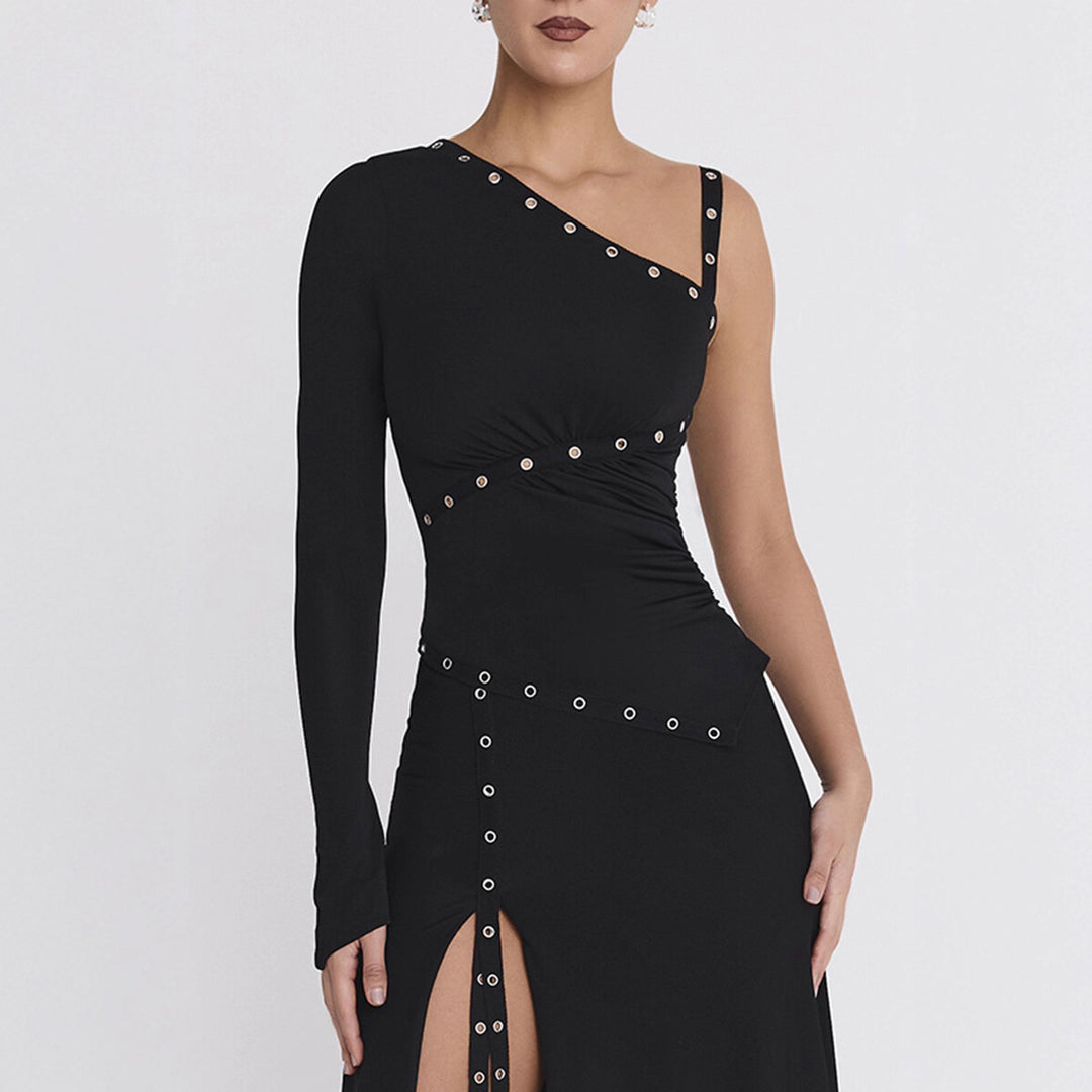 Damer Elegant top med asymmetrisk snit og dekorative øjer Skovae