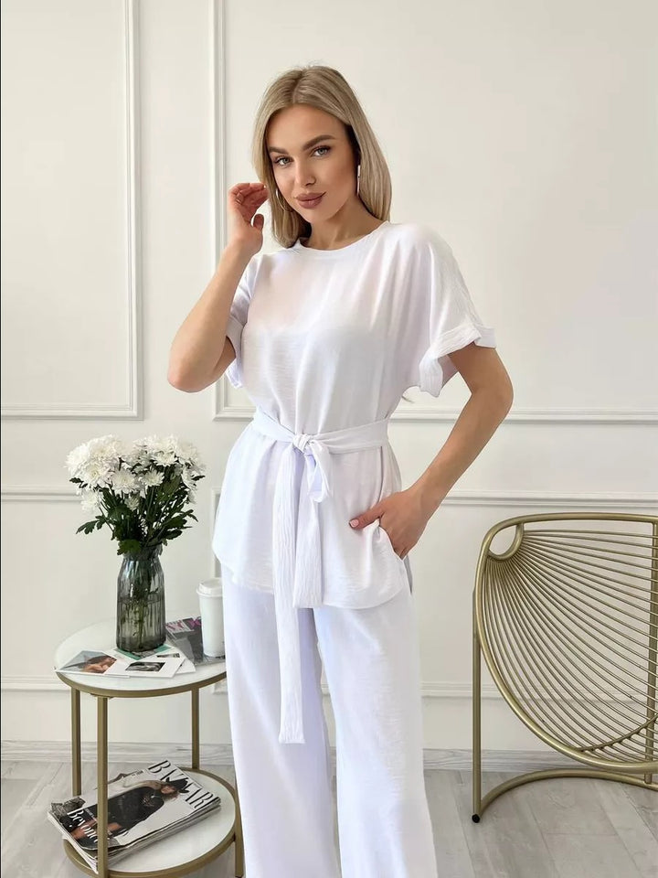 Damer elegant loungewear sæt med taljebælte og flydende snit Stilla