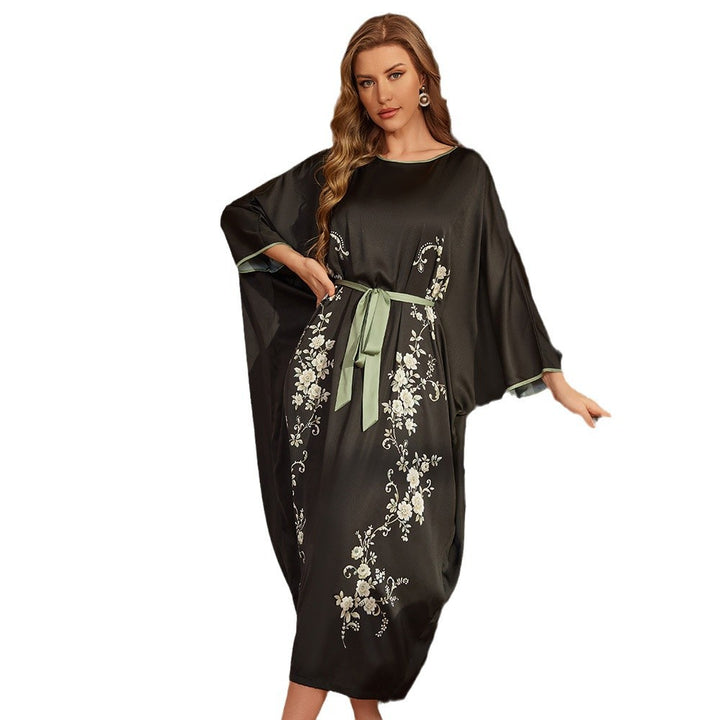 Dame Kaftan-kjole med elegant blomstermotiv og flydende snit Stilla