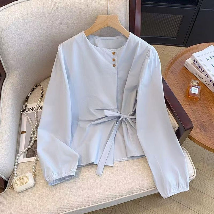 Damebluse med elegant sløjfe Stilla