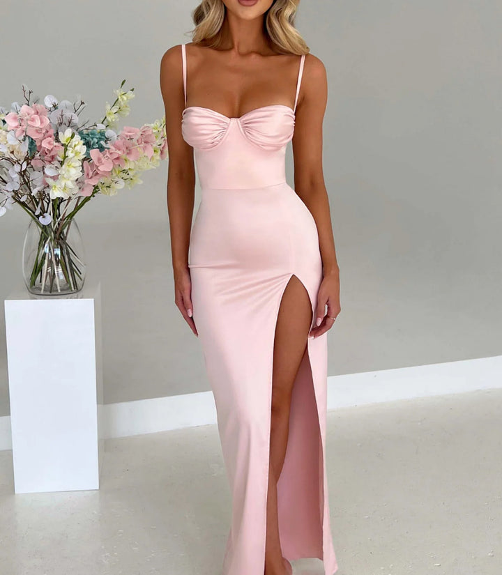Dame elegant maxikjole med off-shoulder design og højt slids Stilla