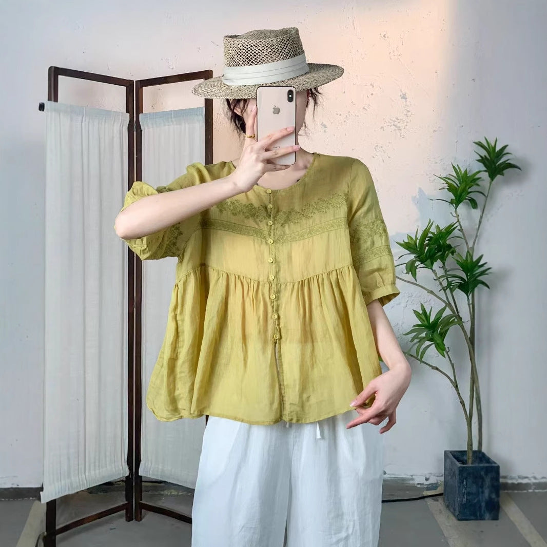 Femme Let knapåbning bluse med kompleks broderi Stilla