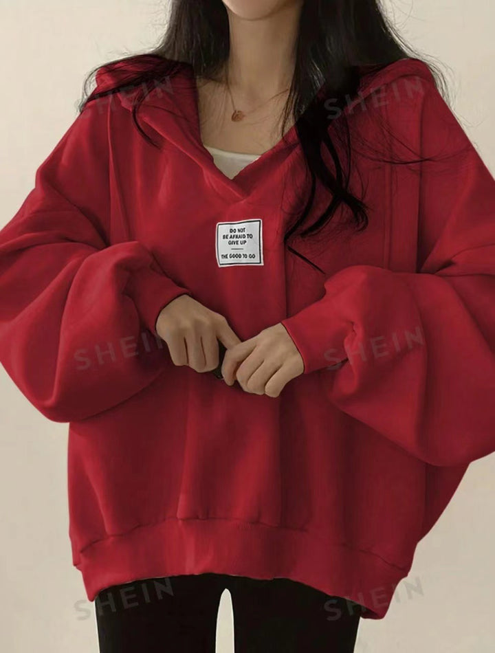 Femme Oversized Hoodie med unikt grafisk detalje Stilla