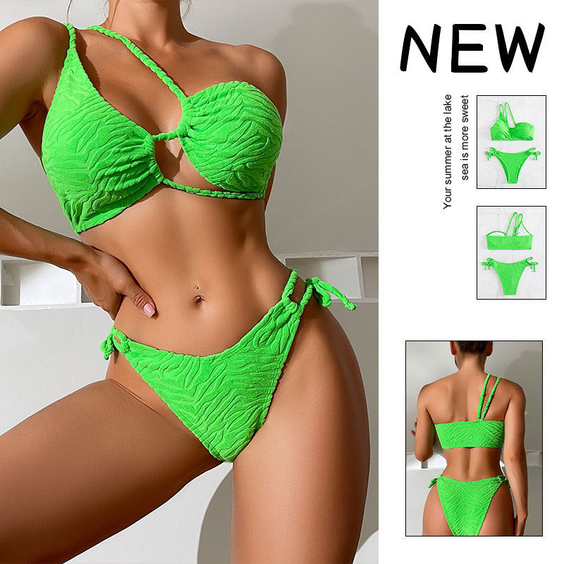Dame triangel-bikini med moderne flæse-design Skovae