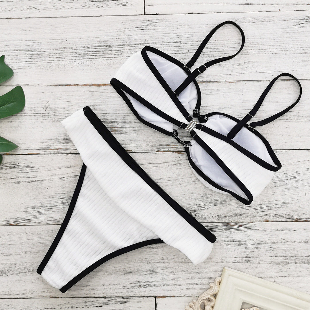 Dame bikini-sæt med elastisk rynkning og dekorative stropper Stilla