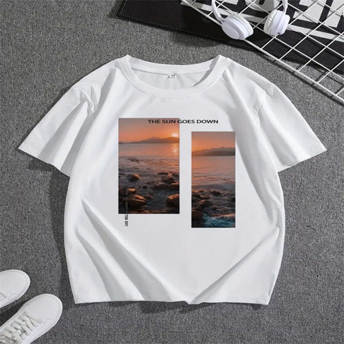 Dame T-shirt med kunstnerisk landskabstryk og afslappet snit Stilla