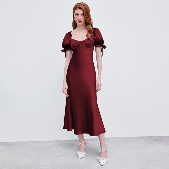 Dame midi kjole med elegante pufærmer og chic V-hals Stilla