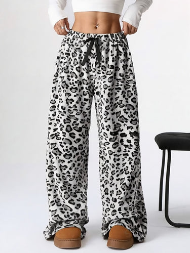 Dame bred fritidsbukser med praktisk elastik og stilmønster af leopard Stilla