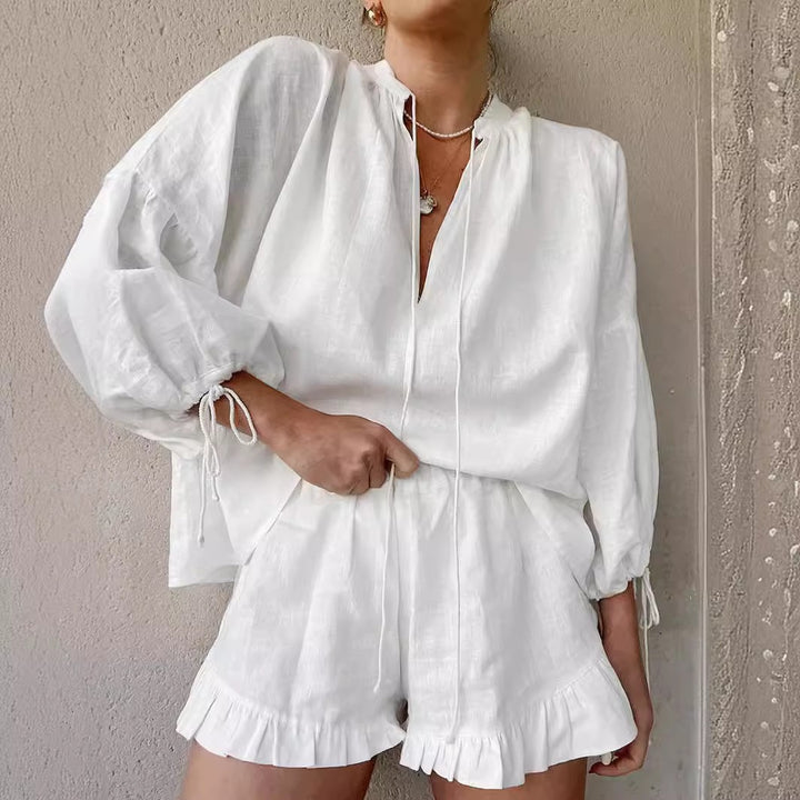 Dame afslappet linned-outfit med afslappet top og shorts Stilla
