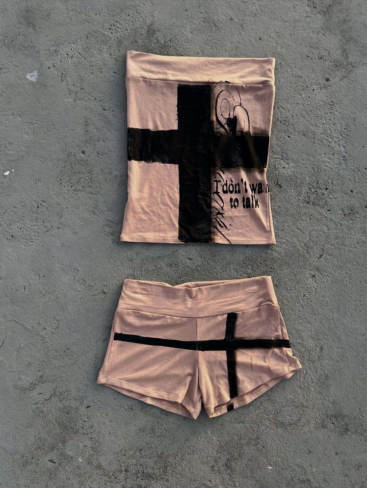 Dame fritids-sæt med løs pasform og kreativ grafisk design Skovae