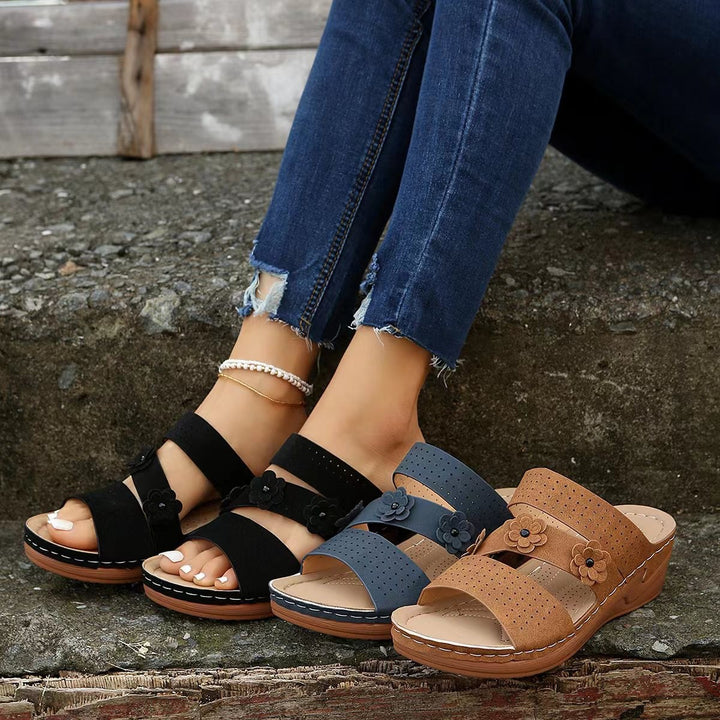 Dame kile-sandaler med florale accenter og åndbart overmateriale Stilla