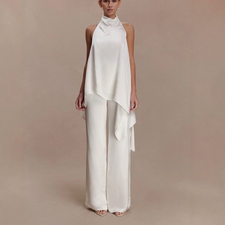 Dame elegant satineret heldragt med asymmetrisk snit Skovae