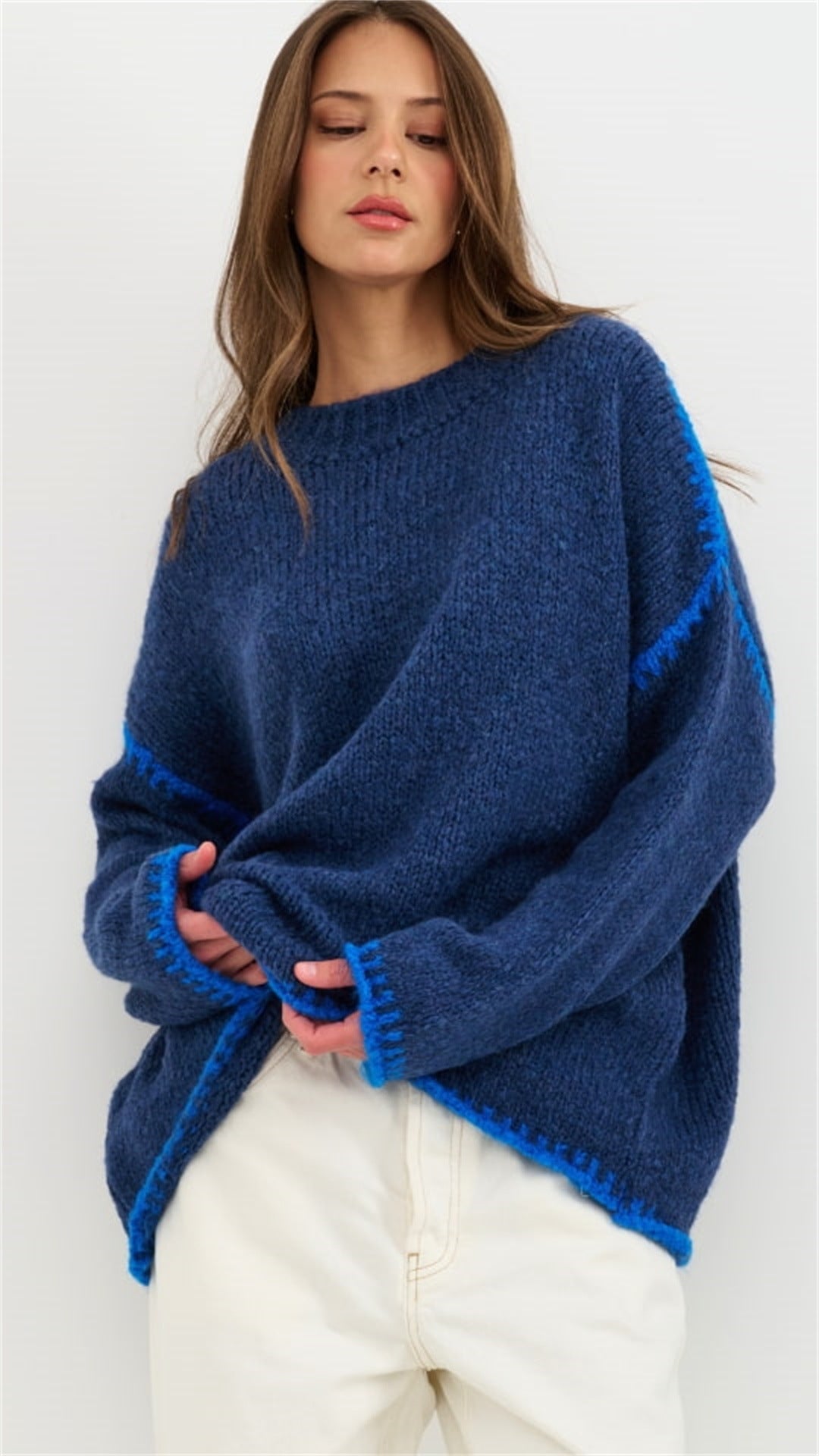 Kvinders afslappede strik sweater med farveaccentueret kant Stilla