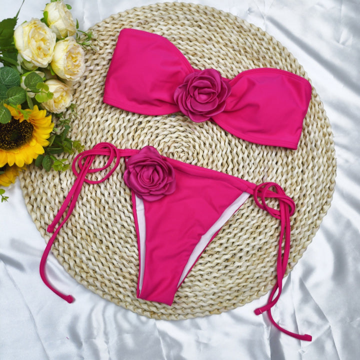 Dame bikini-sæt med blomsteraccent og legende detaljer Stilla
