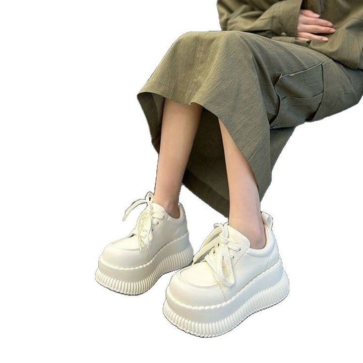 Damer Chunky Sneakers med tykk sål og sporty design Stilla
