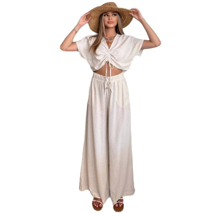Dame Lækkert og moderigtigt sæt bestående af cropped top og brede bukser Stilla