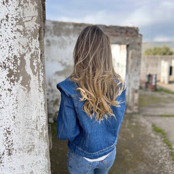 Kvinders denimjakke i et moderne snit med praktiske lommer og trendy detaljer Stilla