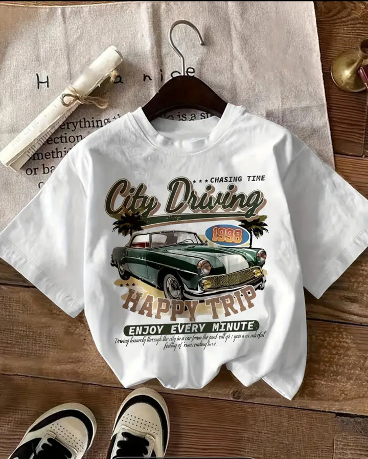 Dame T-shirt med nostalgisk automobil og afslappet pasform Stilla