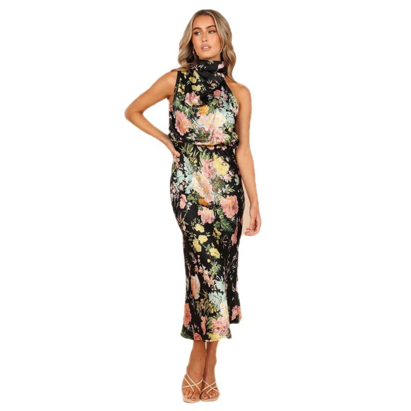 Dame maxikjole med florale accenter og elegant halv-høj-hals-appearance Stilla