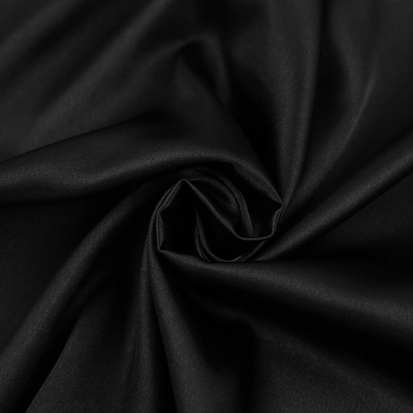 Dame Satin-Robe med gennemsigtige ærmer og elegante flæsedetaljer Stilla