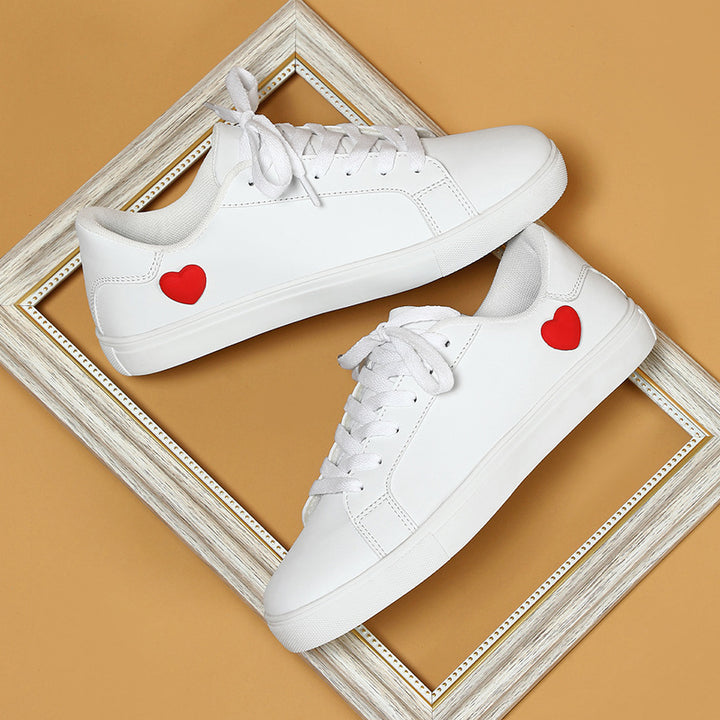 Dame Sneakers med hjerte-applikation og blød indersål Stilla