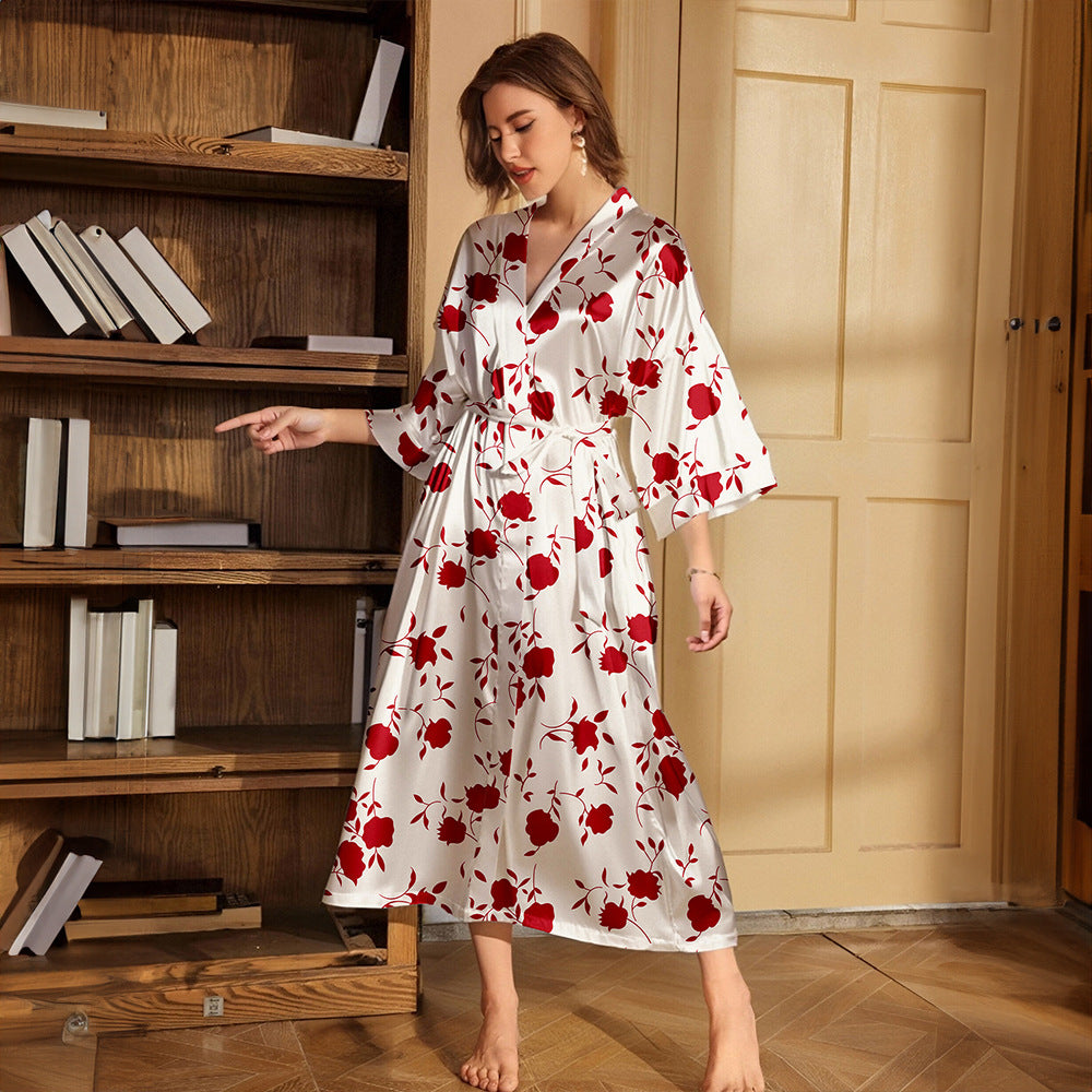 Dame Kimono-frakke i luksuriøs satin med blomstermønster Stilla