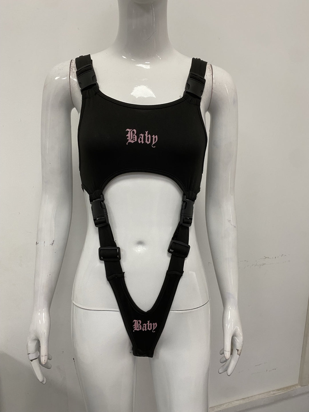 Dame Wickelbody med unikt design og justerbare stropper Skovae