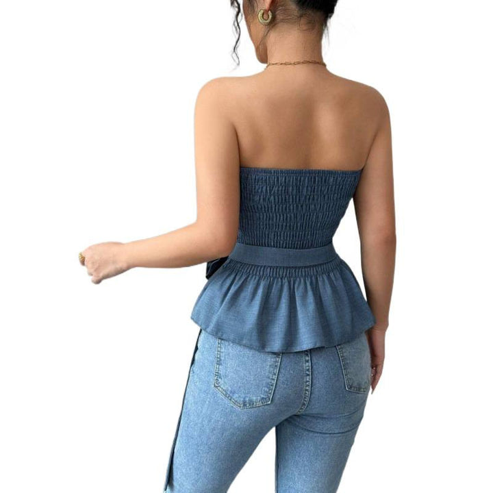 Dame bustier top med rynker og dekorativ blomsterapplikation Skovae