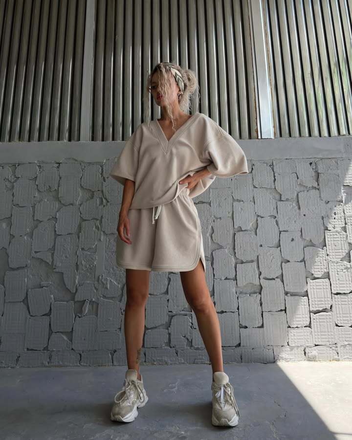 Dame afslappet V-udskæring top og shorts sæt Stilla